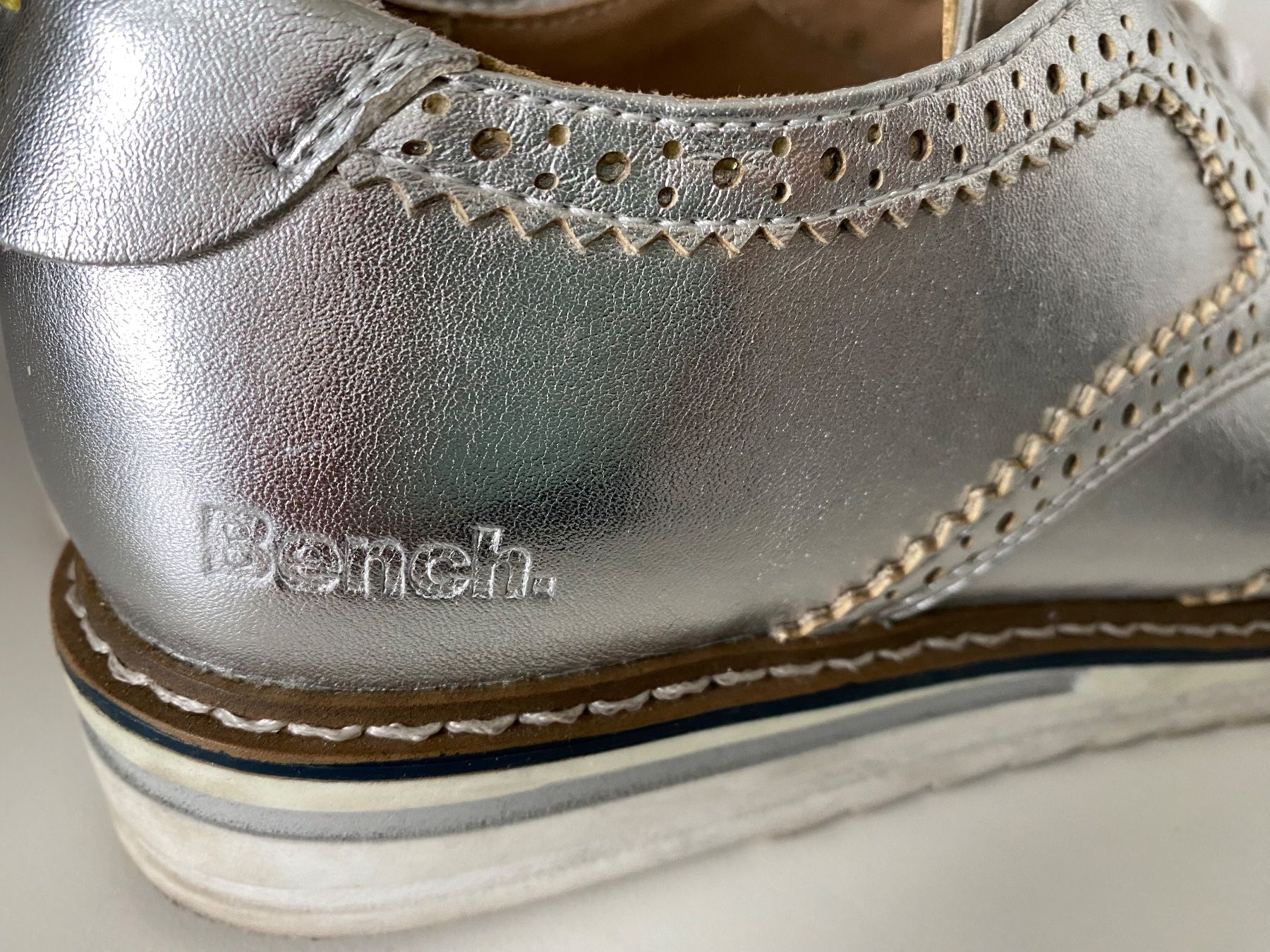 Bench Damenschuhe: BENCH l Damen Lederschuhe Silber l Gr. 38 – Gebraucht aus Lenzburg von Orzo3 3