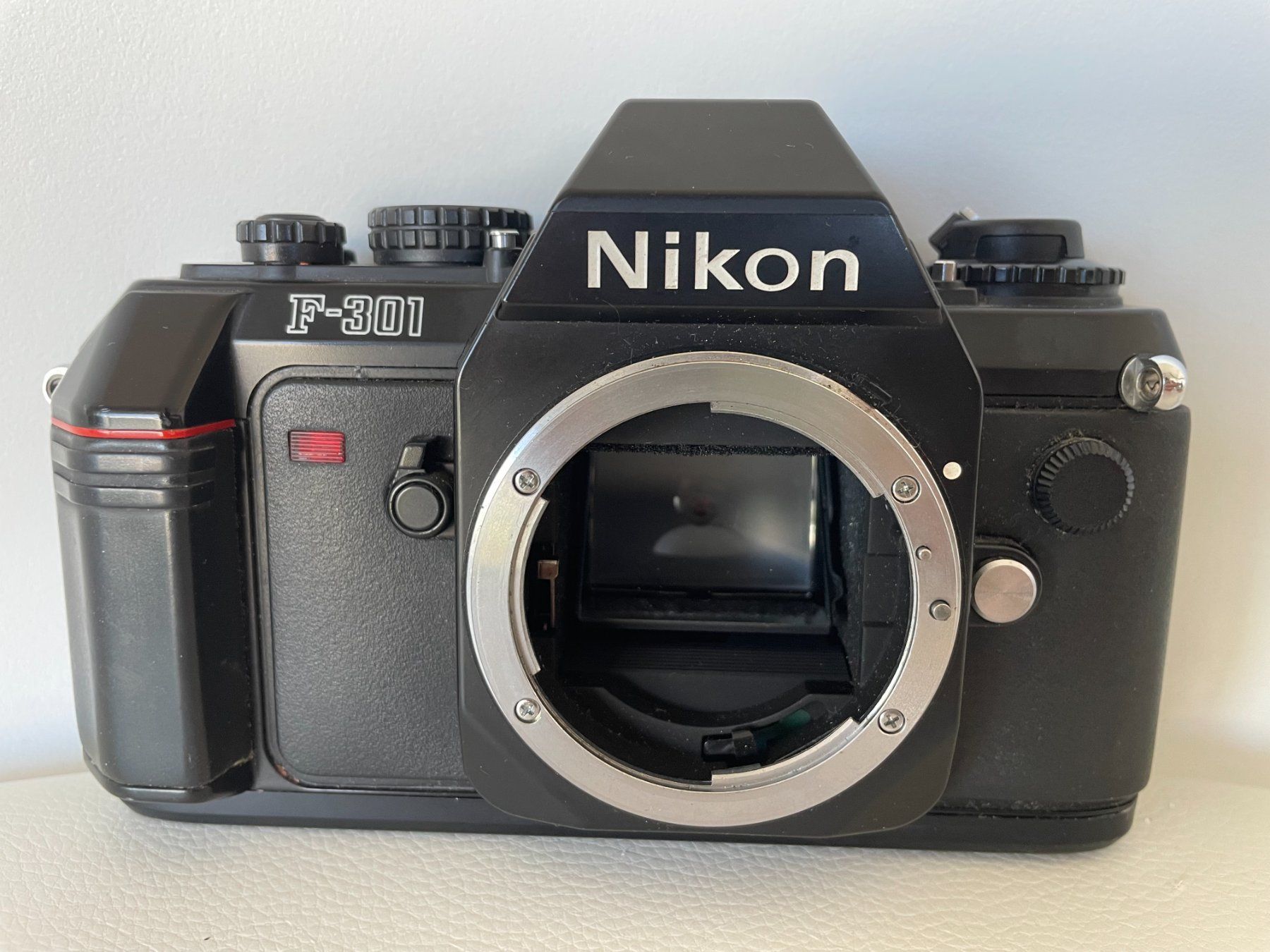 Nikon Kamera: Nikon F-301 – Gebraucht aus Petit Lancy von gil_hr6v