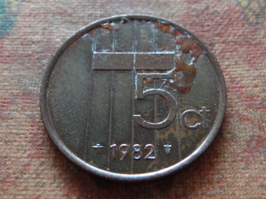 Tutti le monete: PAYS-BAS  Nederland  5  Cent  1982 – Usato da Romanel-sur-Lausanne venduto da Swift13