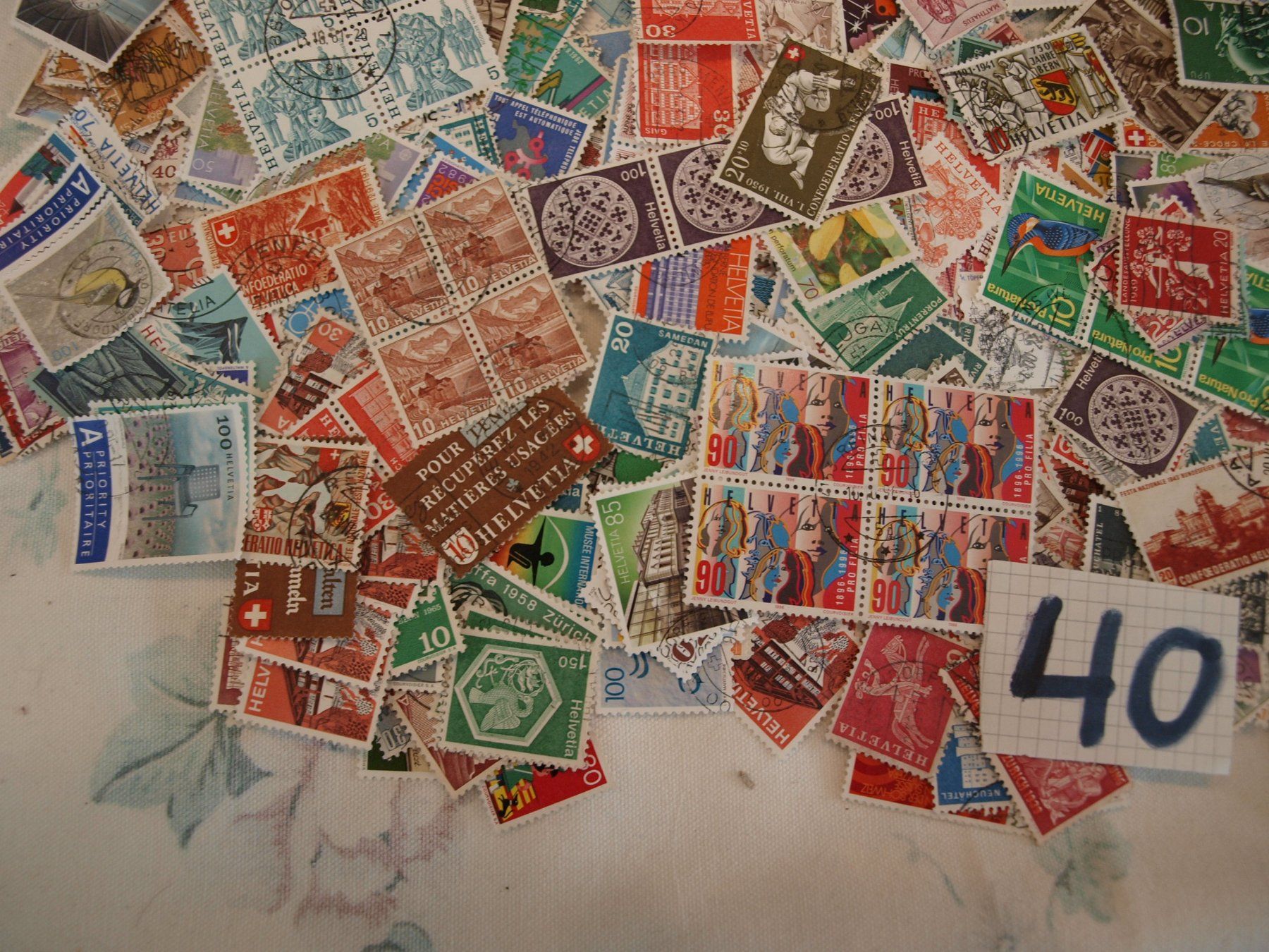 Tutti i francobolli: 1000 Schweizer Briefmarken über 70g .Gebraucht siehe Bilder – Usato da Aarau venduto da Marcele0 4