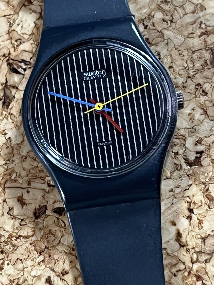 Swatch Uhren: Swatch Uhr Schwarz LADY – Gebraucht aus Basel von bellespirit