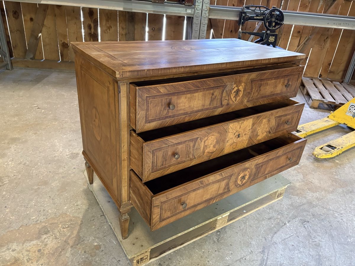 Cassettiere: Kommode mit Intarsien 3 Schubladen – Usato da Malix venduto da Legno61 1