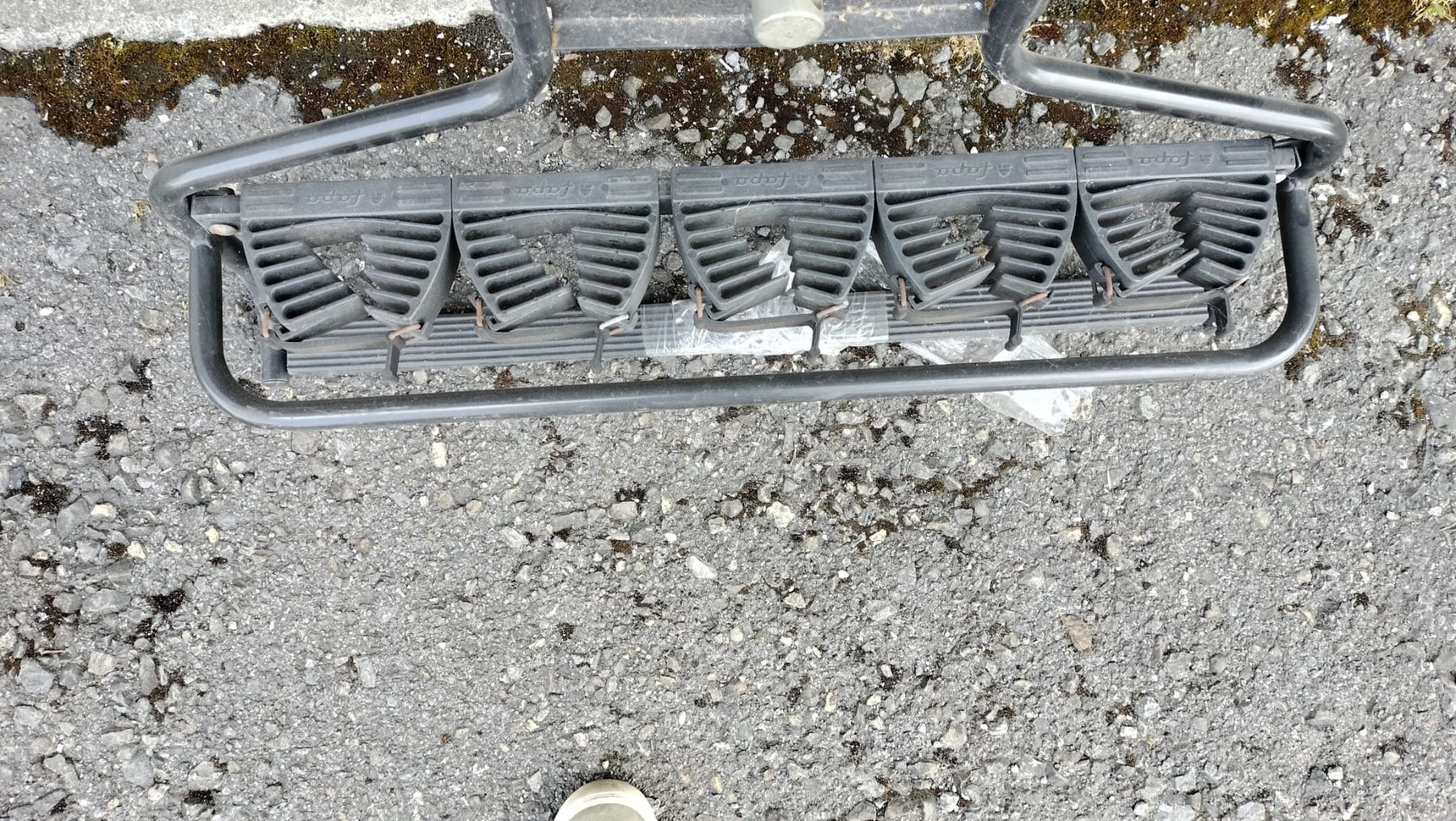 Autres accessoires p. véhicule: Skiträger Pajero Reserverad – D'occasion à Wynau par jolimeela 3