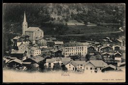 AK Fiesch, Ortsansicht mit Kirche und Häusern