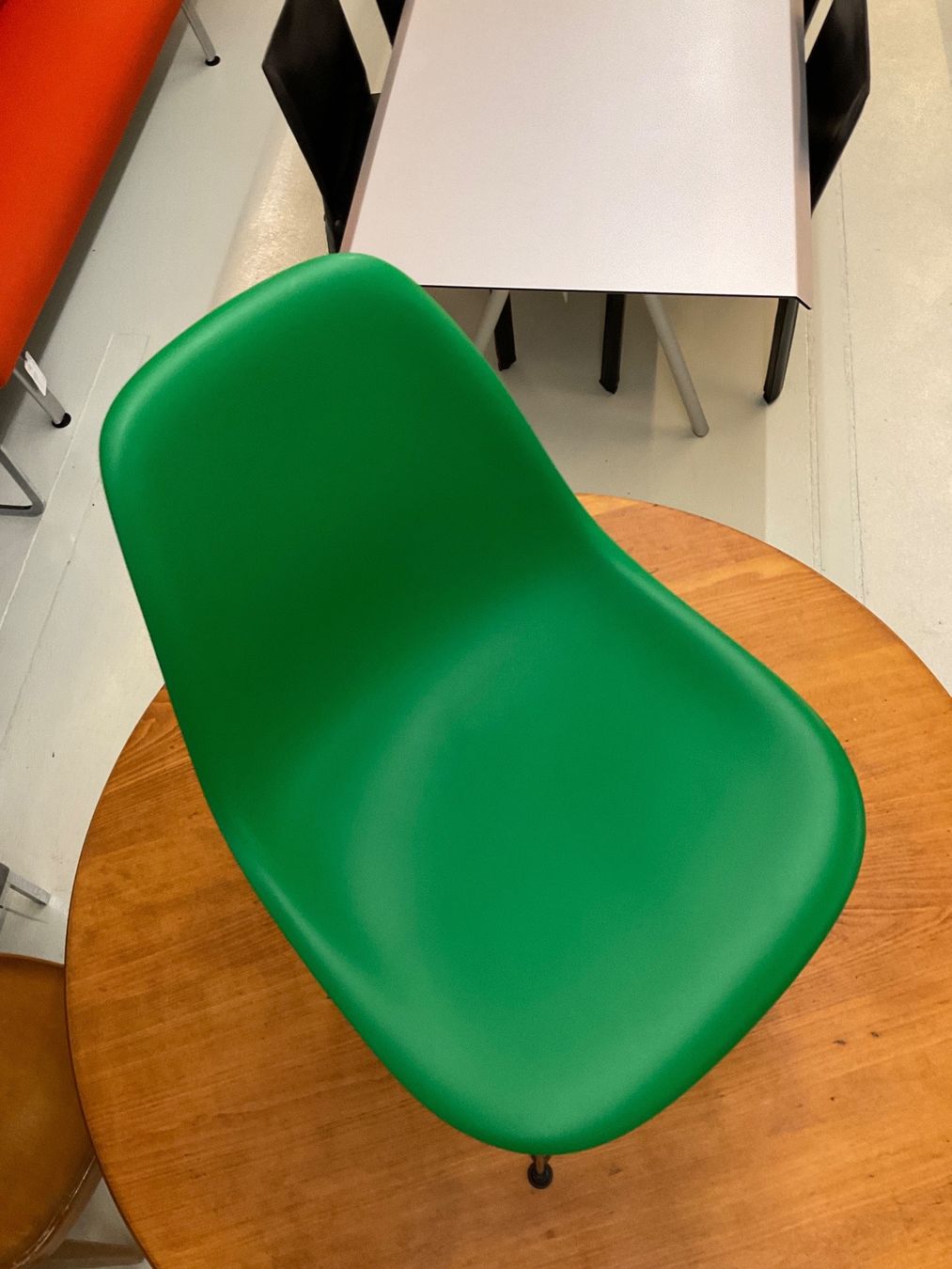 Vitra Sedie: Original Eames Sidechair von Vitra DSR - Eifel - Grün – Usato da Zürich venduto da vintage_design_sale 5