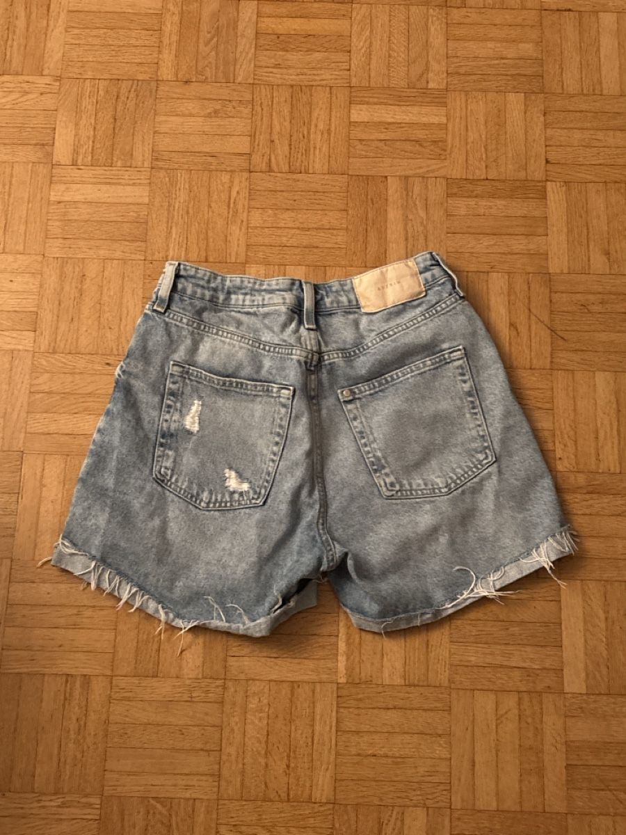 H&M Jeans: Denim Shorts Bundle – Usato da Basel venduto da Mig_Sil04 2