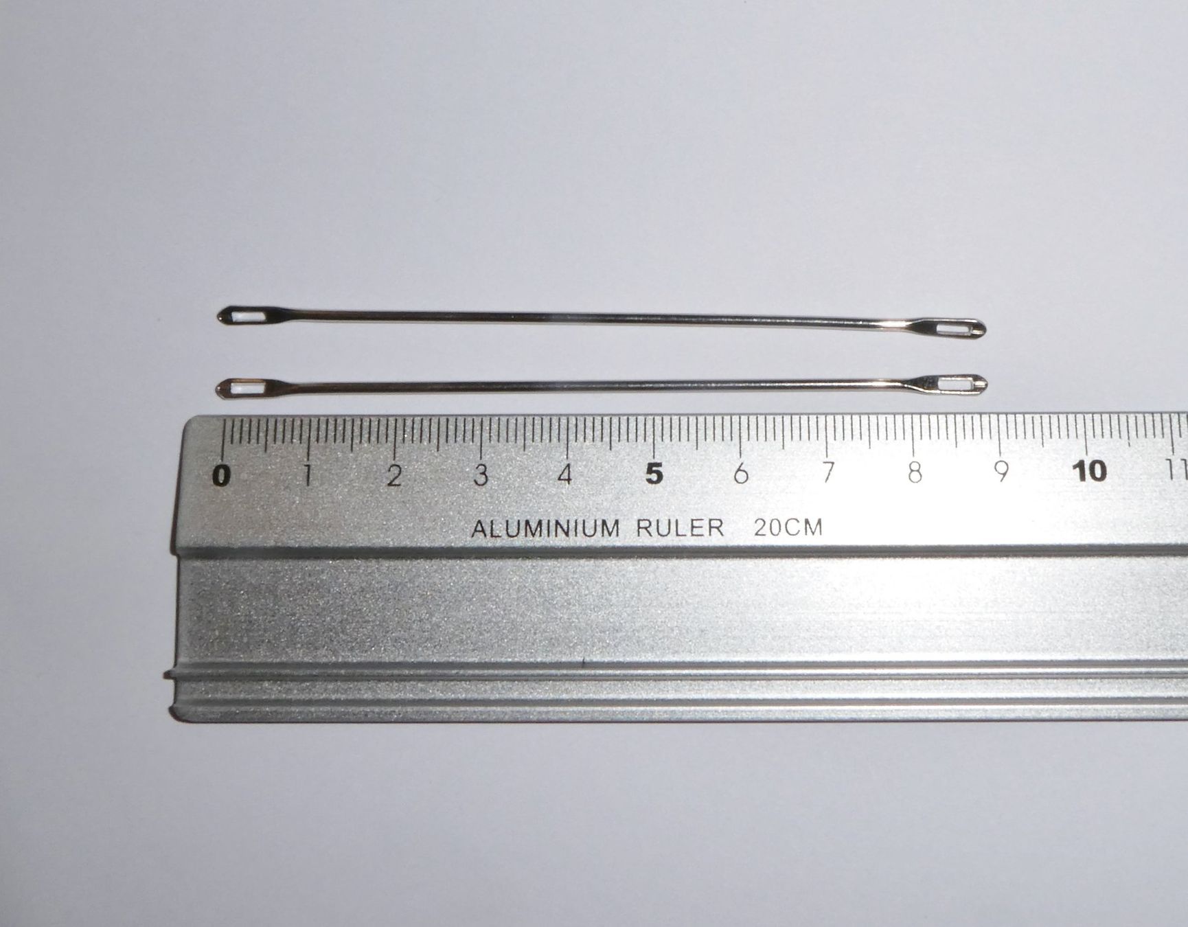 Tutte le macchine: für Strickmaschine mit 4,5 mm 2 Doppelnadeln*** – Usato da Siebnen venduto da Ra-la-ra-ol 4
