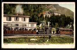 AK Breitlauenen, Partie am Bahnhof mit Hotel und Eisenbahn