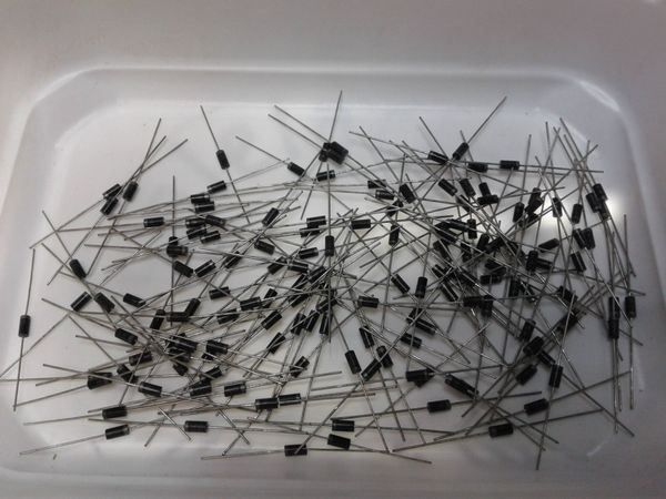 Componenti elettronici: Gleichrichter-Diode 1N4003, 10 Stück – Nuovo e nell'imballaggio originale da Luzern venduto da Salefactory 1