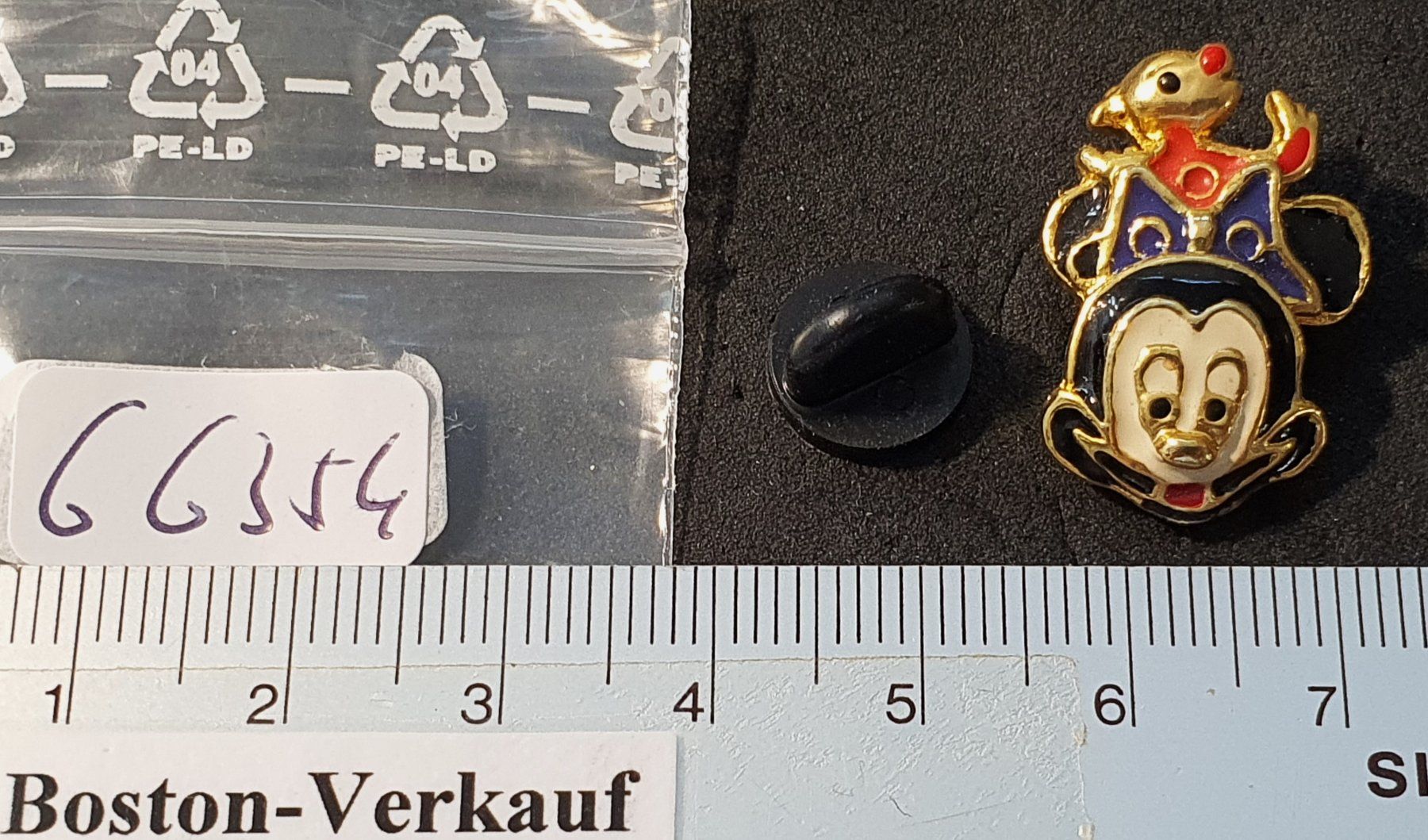 Disney Placchette & Badge: GG354 - 3D Pin Mickey oder Minni Mouse – Usato da Reinach BL venduto da Boston-Verkauf 3