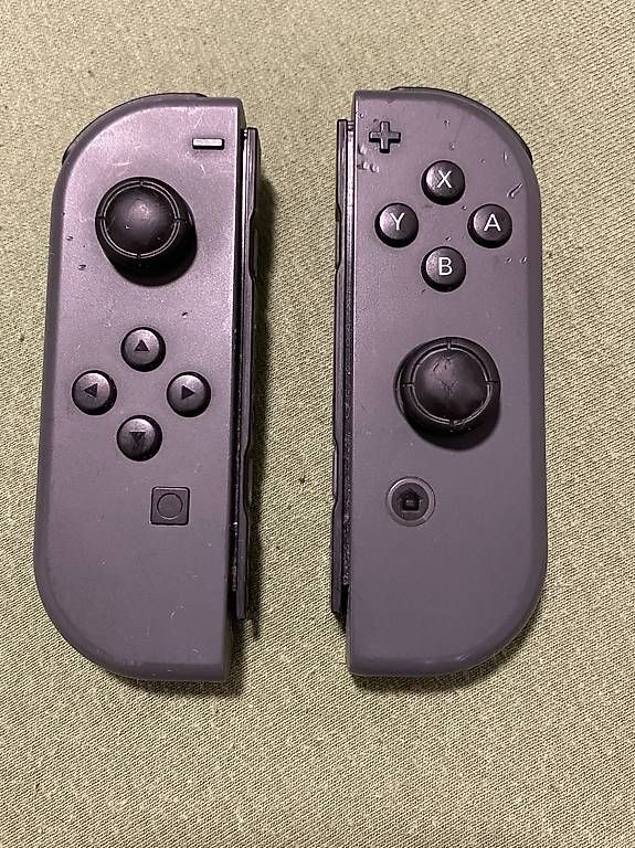 Nintendo Console: Nintendo Switch mit Joy-Cons + Dock & Ladekabel  (gebraucht) – Usato da Suhr venduto da budalic