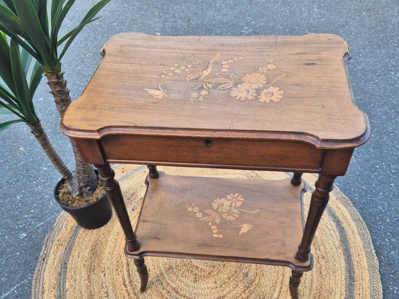 Tavoli: Petit meuble ancien marqueté – Usato da Fully venduto da tameab 2
