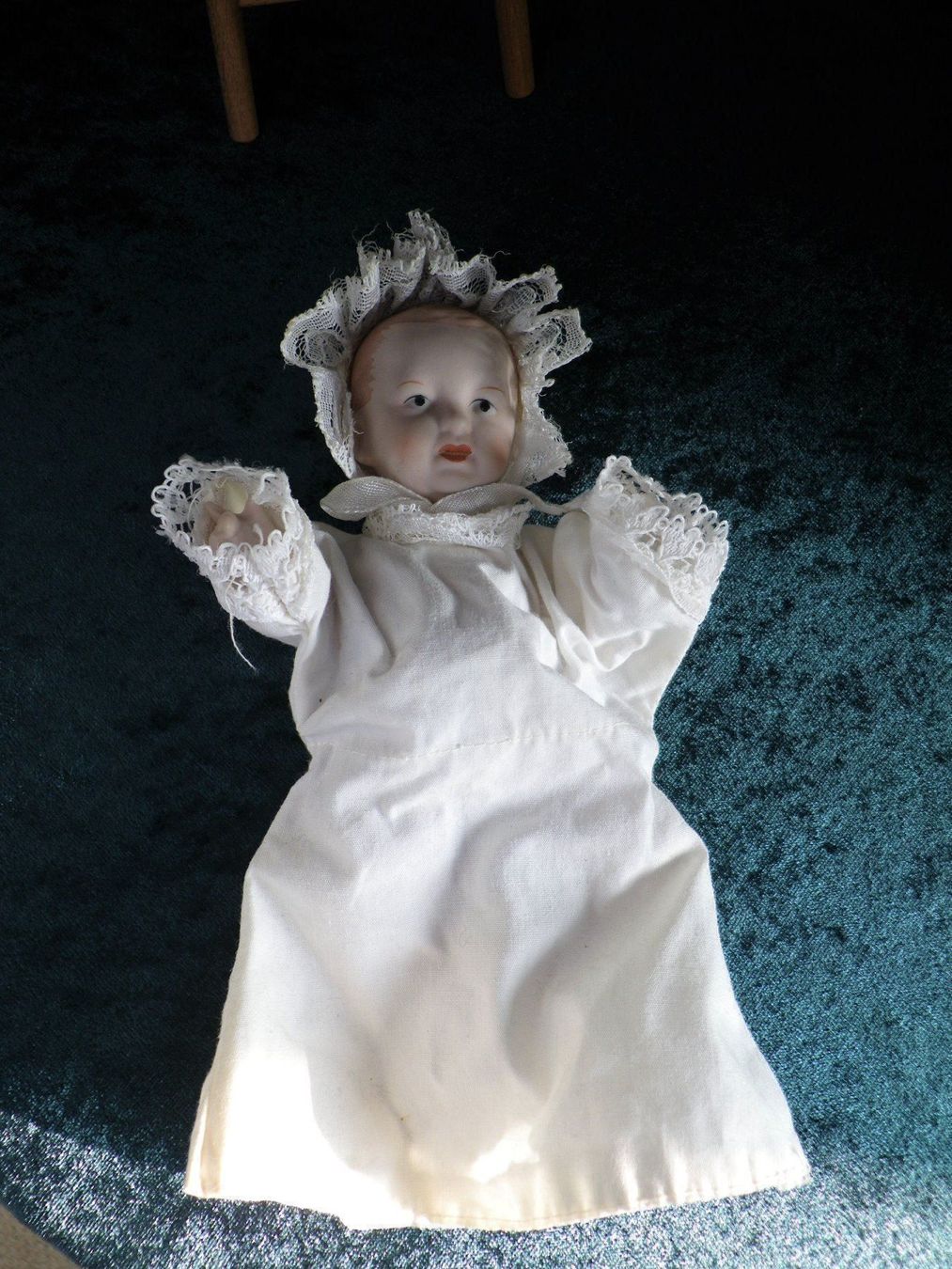 Puppen: Pozellanbaby in Hochstuhl – Gebraucht aus Reinach BL von Annodomini 4