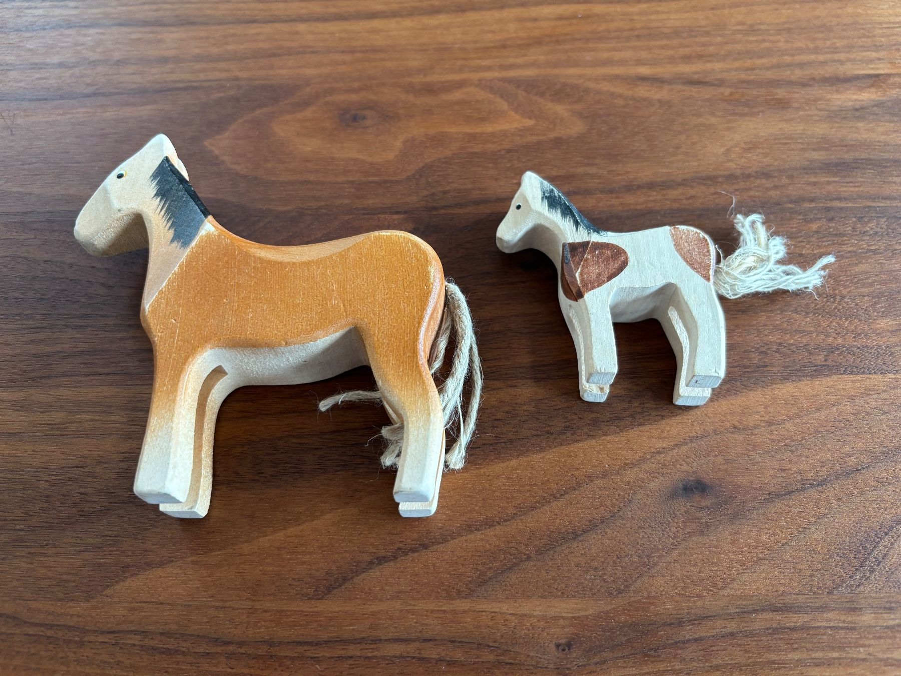 Giocattoli: Pferde Figur aus Holz  Trauffer Pferd – Usato da Volketswil venduto da PHTLS 2
