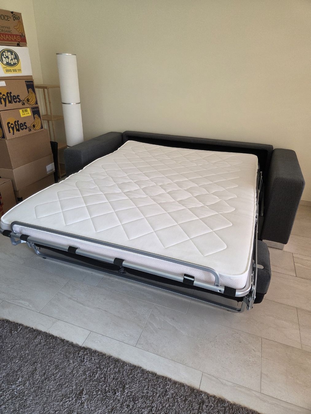 Divani: Schlafsofa dunkelgrau mit Bettfunktion und Matratze – Usato da Winterthur venduto da cherzli02 2