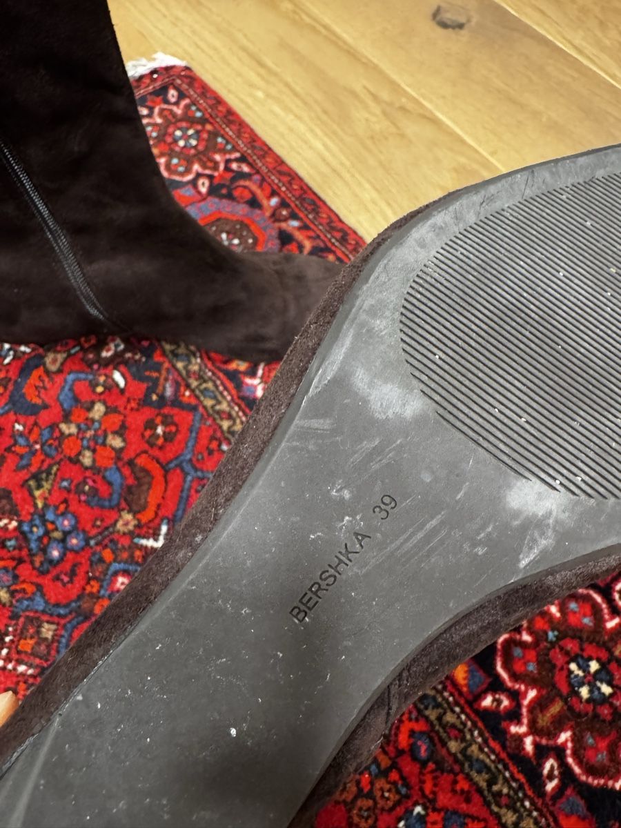 Bershka Scarpe da donna: Suede Stiefeletten  – Usato da Schaan venduto da kri_tsw8 1