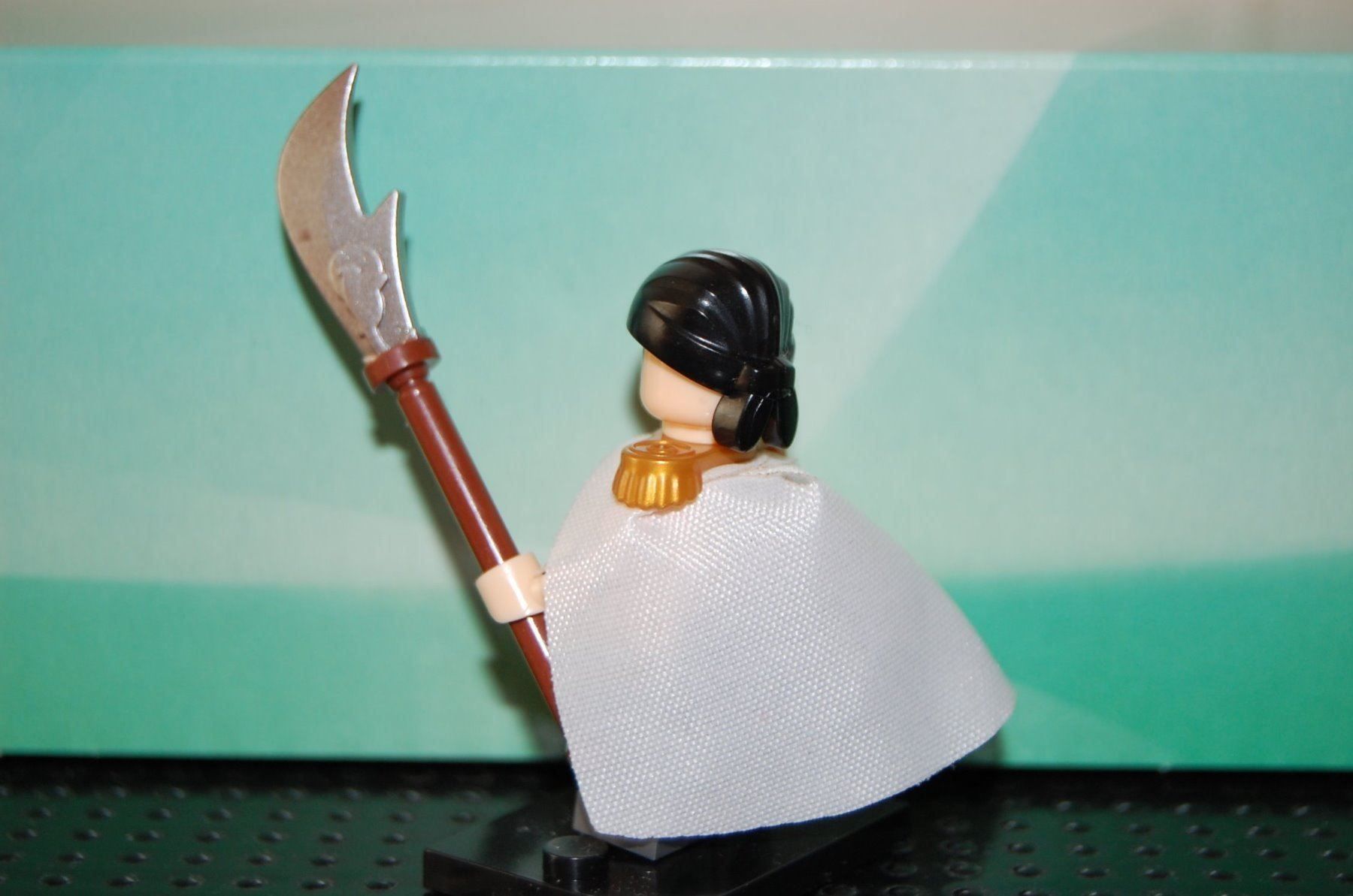Kit di costruzioni: One Piece Minifigur Whitebeard – Usato da Basel venduto da Don-Angel 1