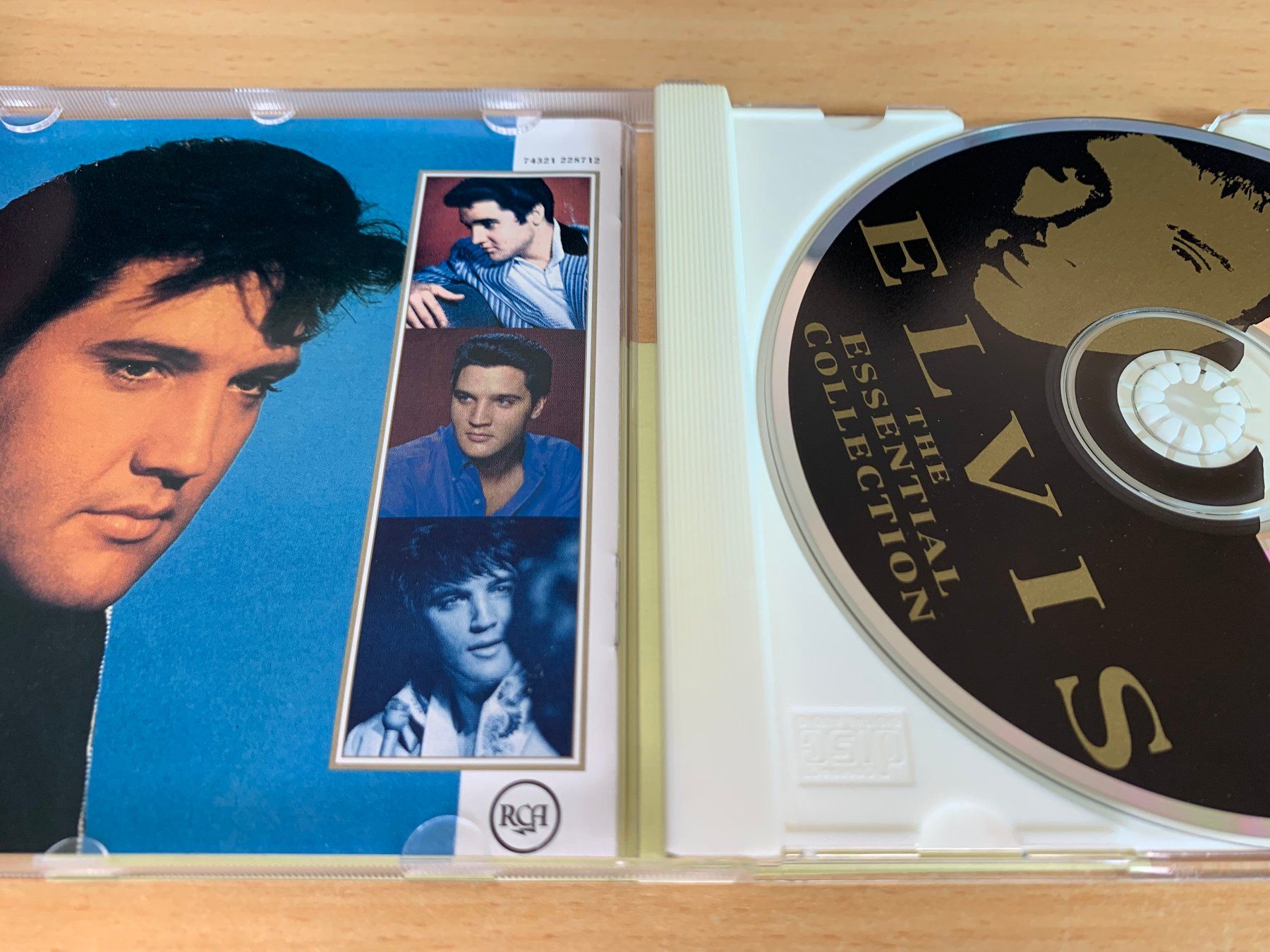 CDs: Elvis Presley – Elvis The Essential Collection – Gebraucht aus Rikon im Tösstal von Alpenmutz 2