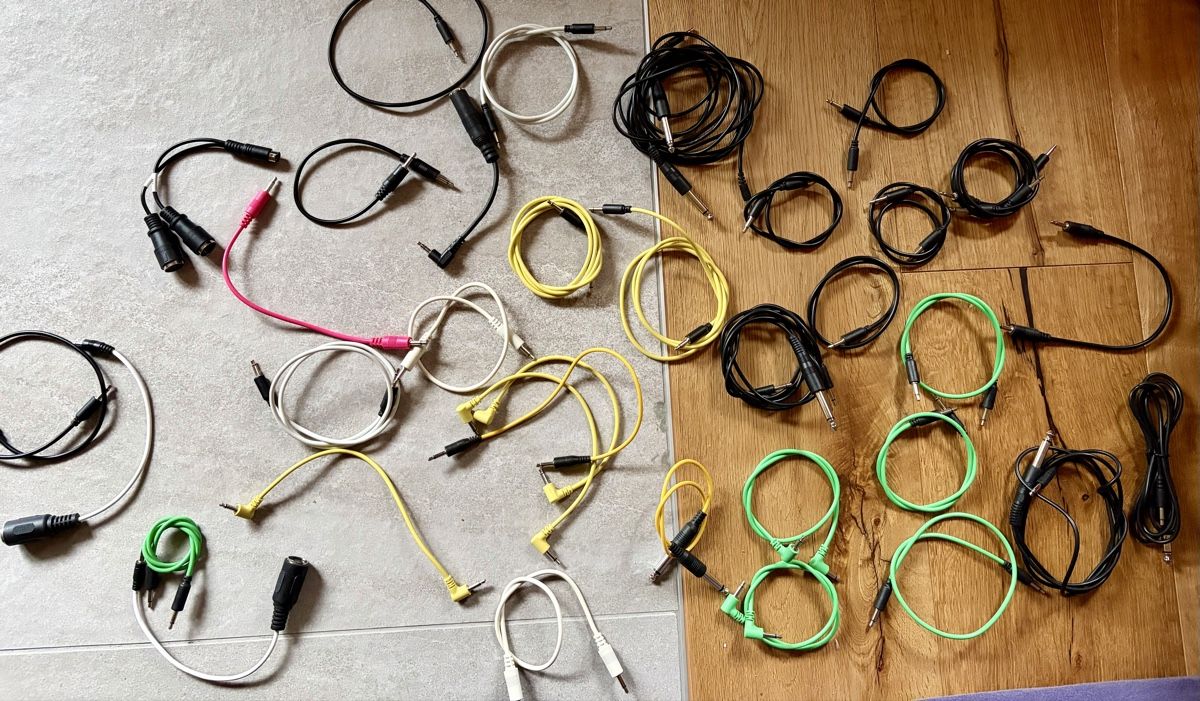Strumenti musicali: Câbles eurorack divers  – Usato da villarlod venduto da MagaOm