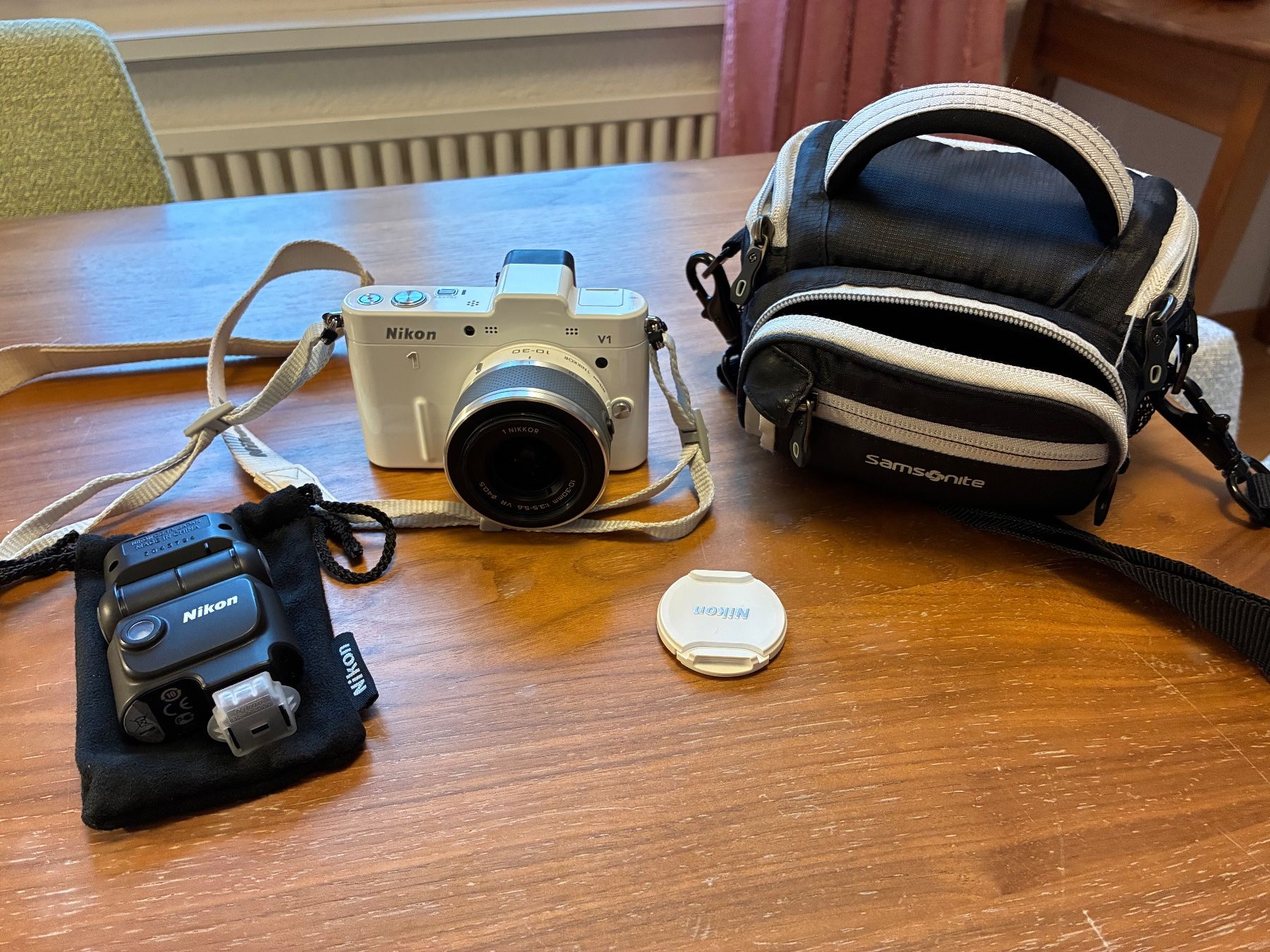 Nikon Fotocamera: Nikon 1, V1 mit Zoom 10-30 – Usato da Aarau venduto da Latortue