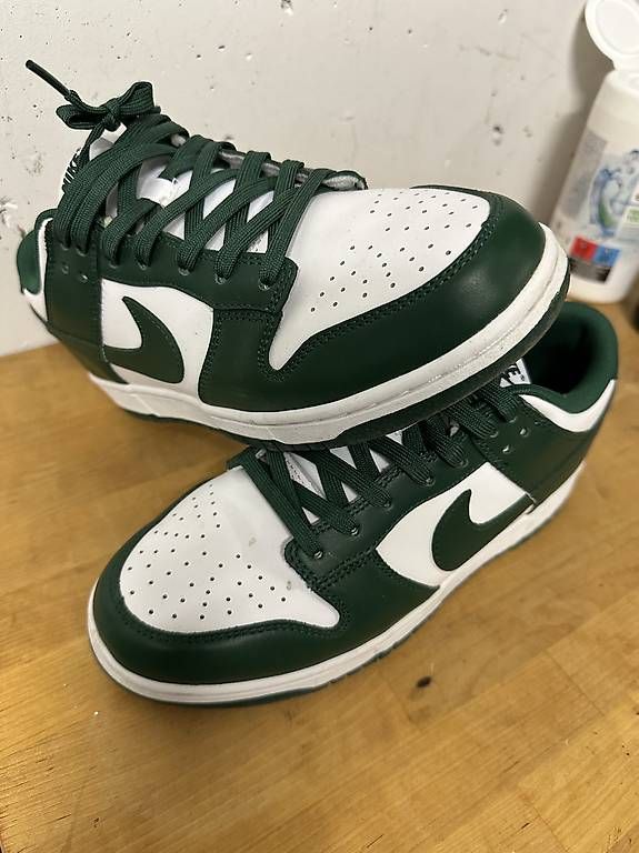 Scarpe da uomo: Nike Sneakers Gr 41 – Usato da Zürich venduto da Babanos7 1