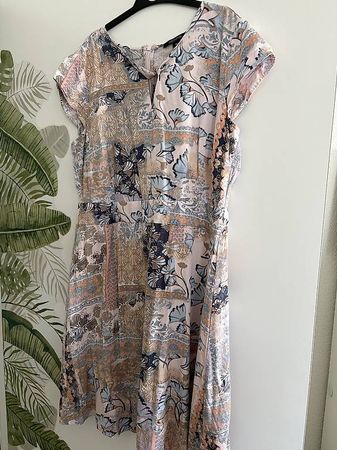 Comma Kleid, Größe 40, Blumen Muster