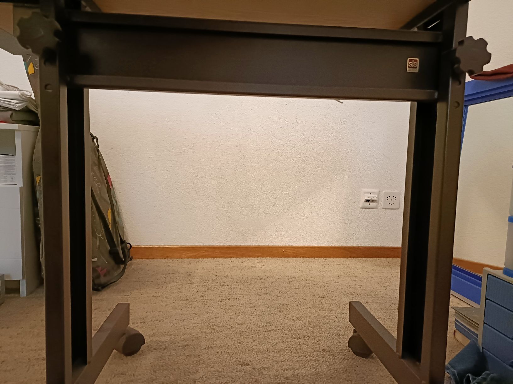 Bureaux: Verstellbarer, grosser Computer- /Bastel- /Arbeitstisch – D'occasion à Winterthur par cherzli02 3