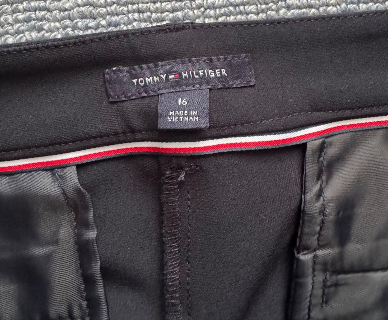 Tommy Hilfiger Pantaloni: Hilfiger Hose – Nuovo (secondo la descrizione) da Kerzers venduto da sydney04 3