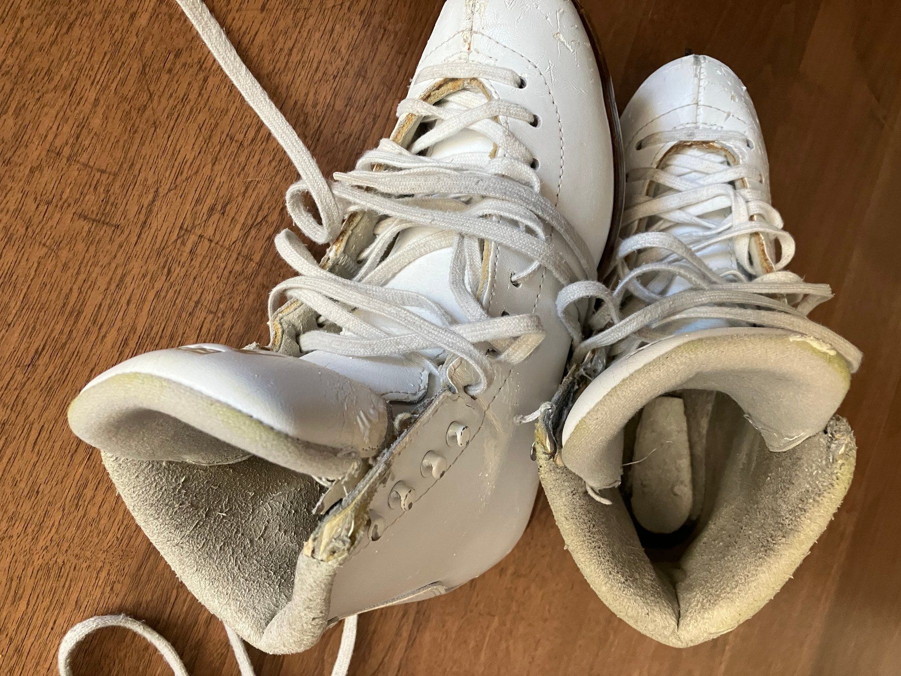 Graf Schlittschuhe: Graf Prestige Eiskunstlaufschuhe - Grösse M 4 1/2 – Gebraucht aus Rueschlikon von markforce 4