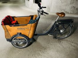 Babboe Curve Elektrisches Lastenrad mit 4 Kindersitzen
