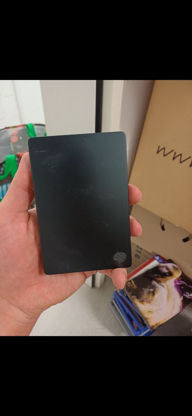 Seagate Harddisks: Seagate Game Driver PS4 4TB – Neu (gemäss Beschreibung) aus Davos Platz von LeonKennedy7