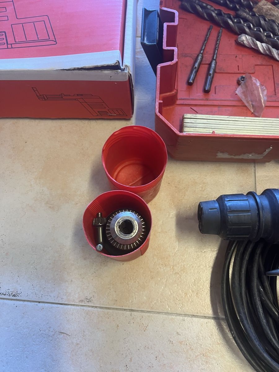 Hilti Bohrmaschinen: Hilti TE5 mit Staubsauger Aufsatz  – Gebraucht aus Neerach von fuz_8d7l 5