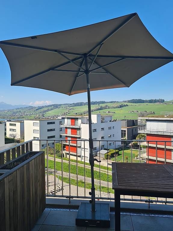 Sonnenschirme: Sonnenschirm Suncomfort inkl. Sockel – Gebraucht aus Küssnacht am Rigi von chiaraschi 1