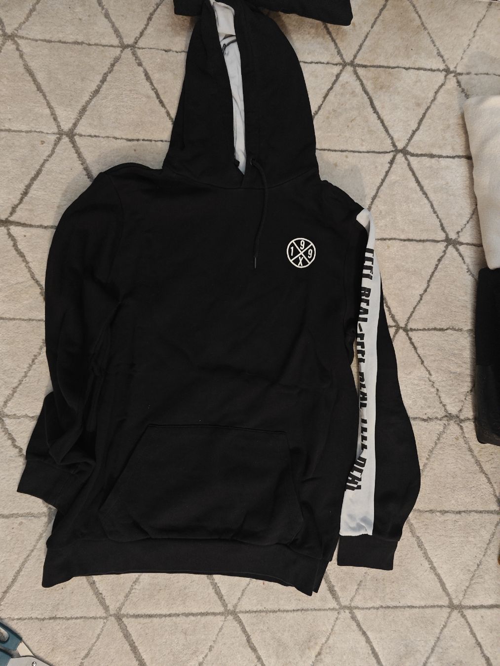 Zara Maglioni & Felpe: Kapuzenpullover Grösse L – Nuovo (secondo la descrizione) da Sissach venduto da Siraiwan 2