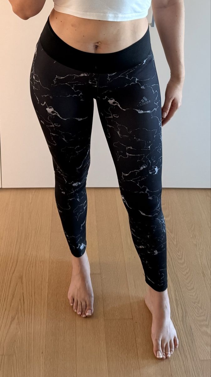 Adidas Leggings: Adidas Leggings schwarz Marmormuster gr S Climalite – Usato da Staad SG venduto da Chirrari