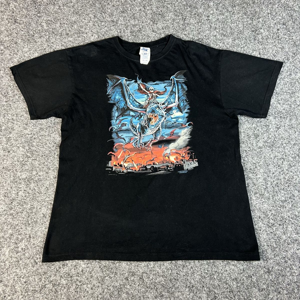 T-shirt: Graphic tee jhk – Usato da La Sagne NE venduto da Matlasape