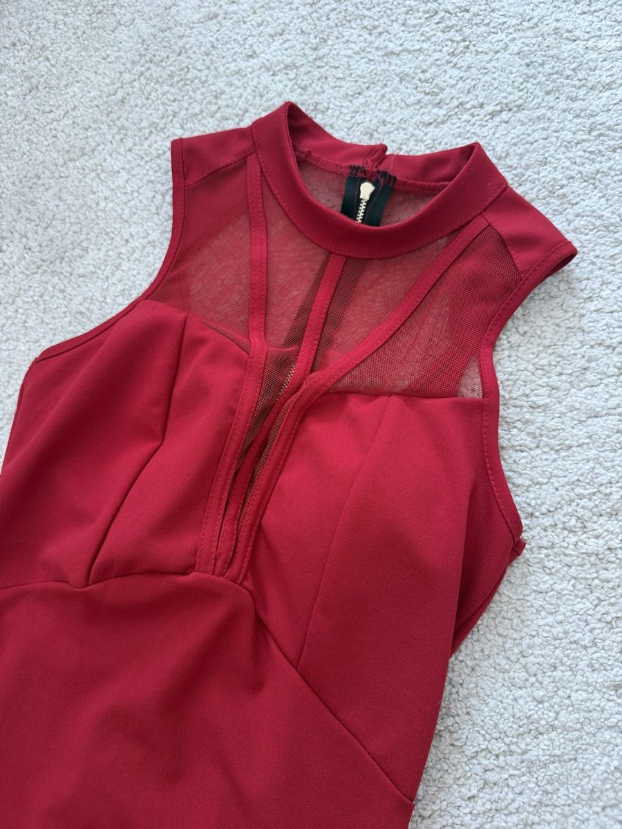 Vestiti: Red Dress with Mesh Top - Size M- Tiny Flaw on Back – Usato da Zürich venduto da aar_9mtz 6