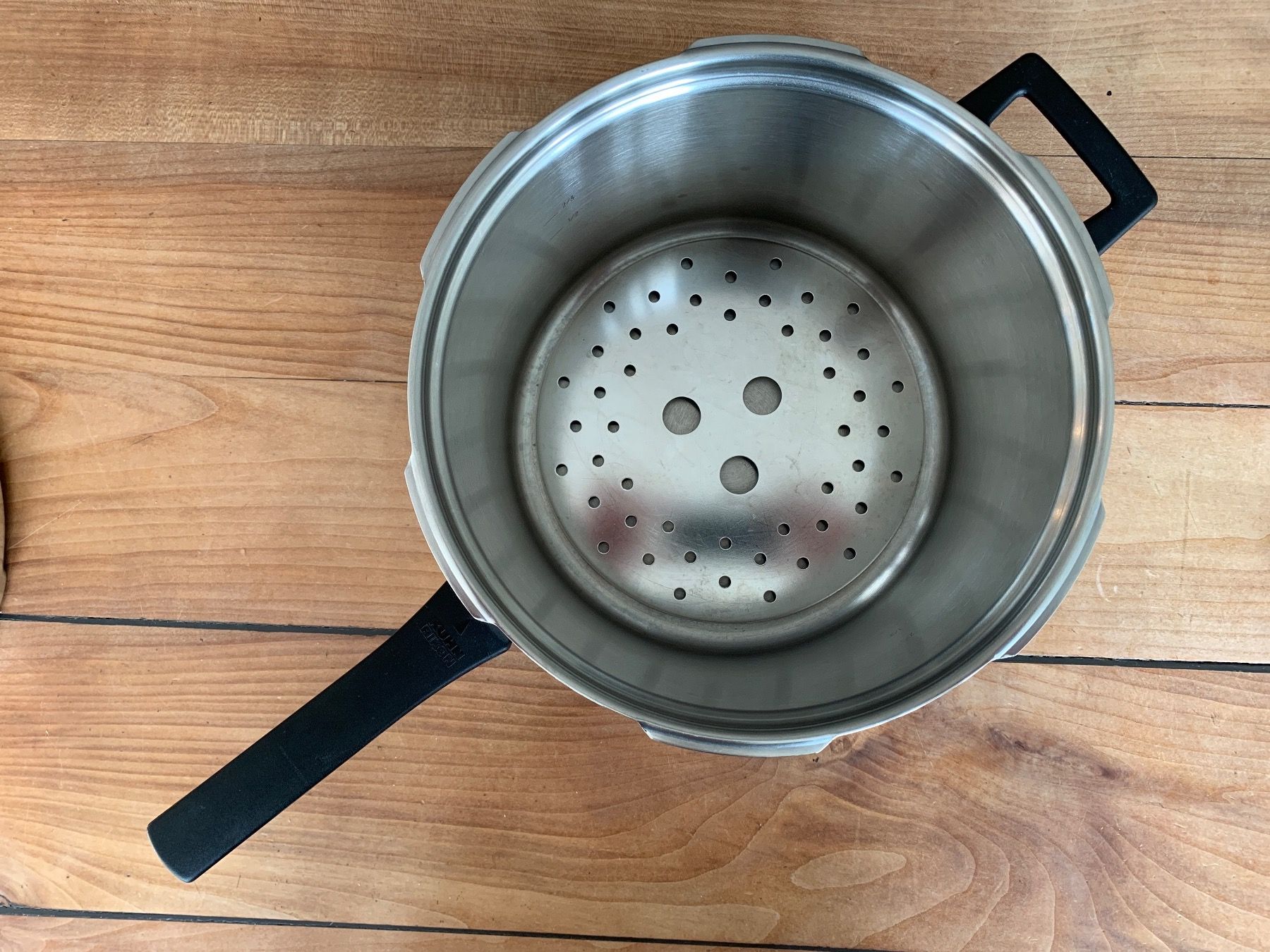Duromatic Töpfe: Kuhn Rikon Duromatic, 7l, 22cm Durchmesser – Gebraucht aus Bäretswil von  1