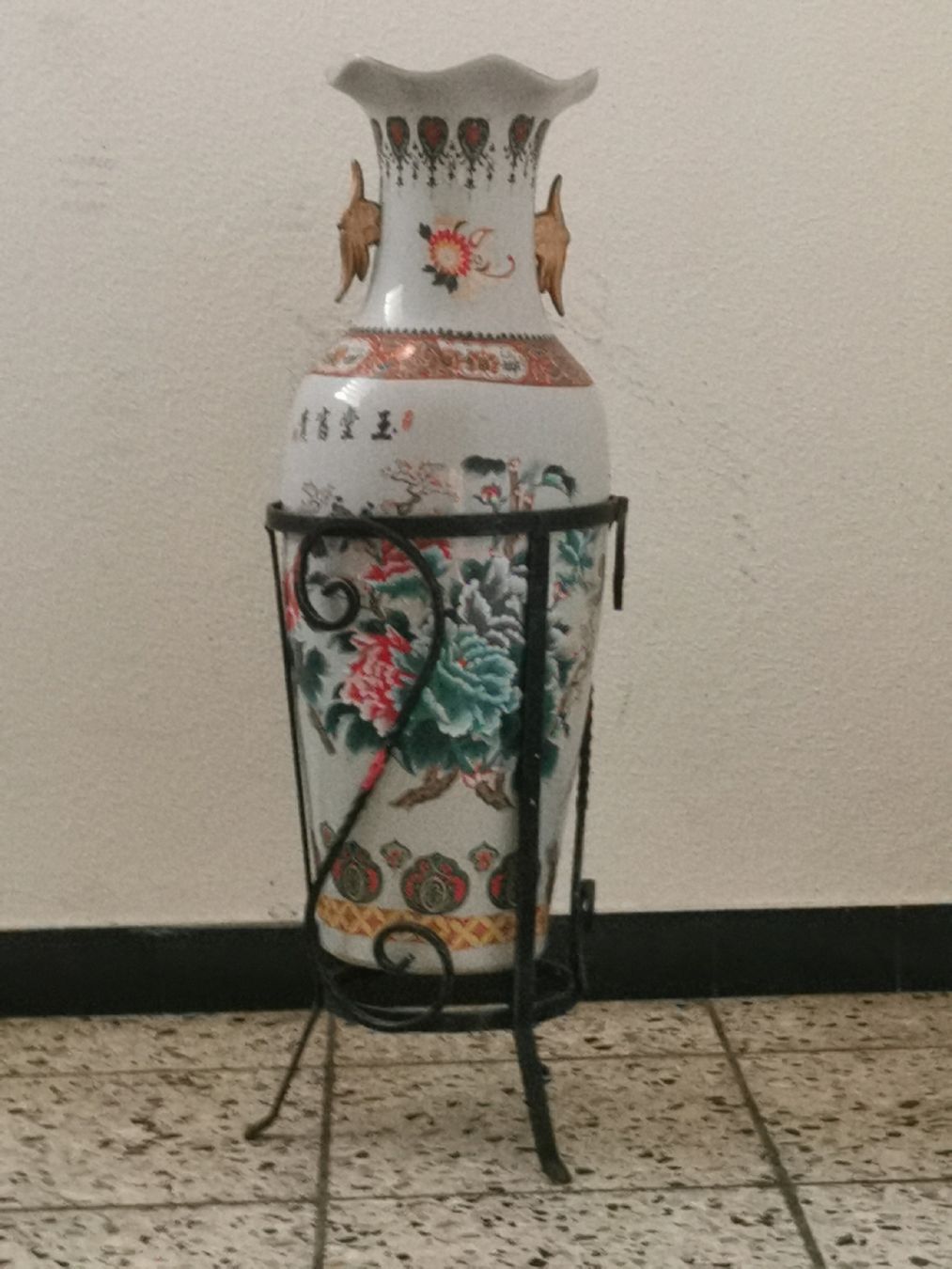 Vasi & Recipienti: Chinesische PozelanBodenvase mit Ständer – Usato da Mellingen venduto da fra_g7y8