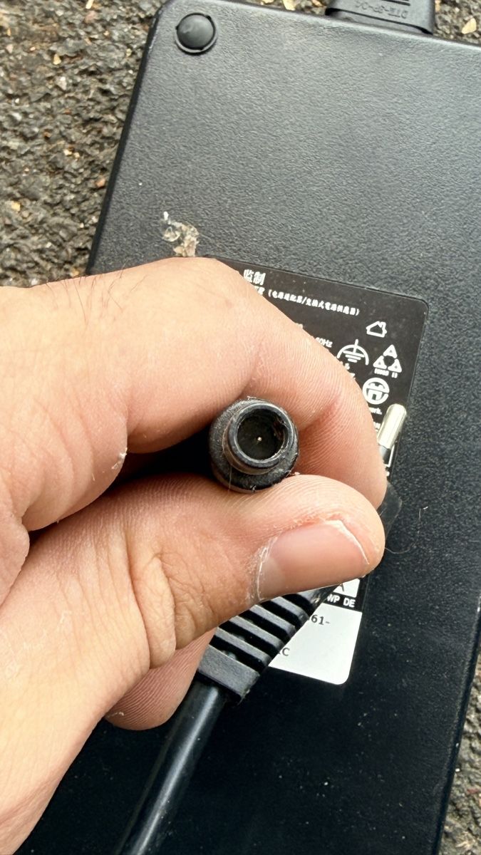 Dell Laufwerke & Adapter: Dell AC/DC Adapter ADP-230GB B 230W – Gebraucht aus Winterthur von Alawi_47 2