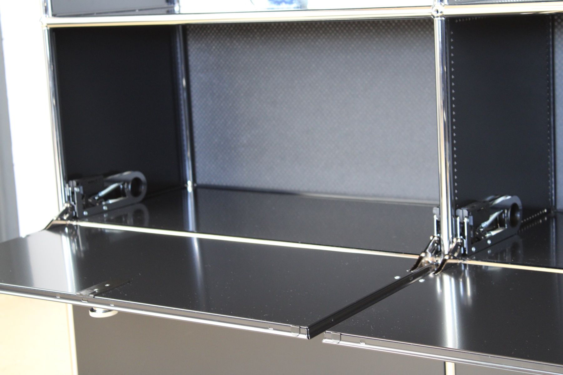USM Kommoden: USM Sideboard in Schwarz, Lieferung möglich – Gebraucht aus Meinisberg von atelier_TILIJA 5