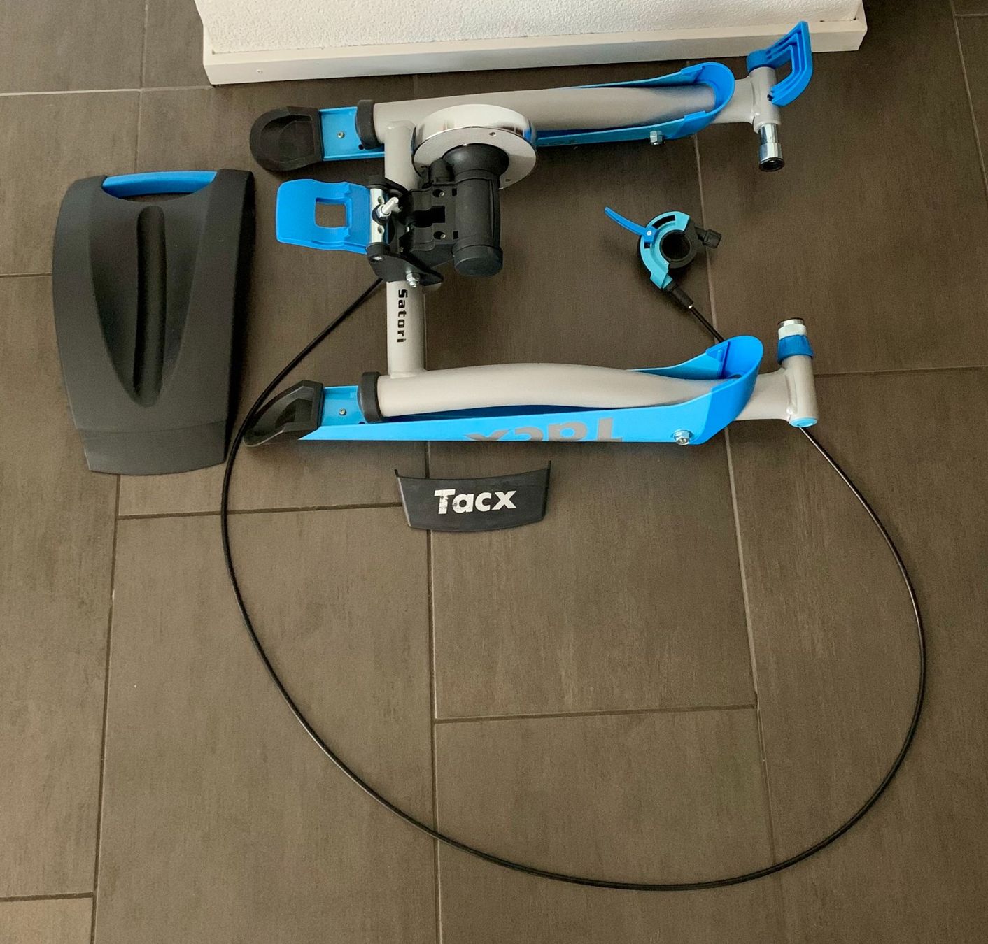 Tacx Vélos d'appartement: Tacx Satori Pro Rollentrainer – Neuf (Voir description) à Küsnacht ZH par ast_26yp 1