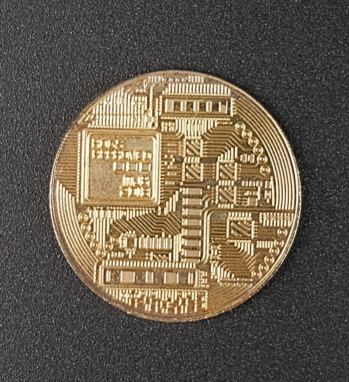 Tutti le monete: Schwebende Bitcoin Münze mit Vitrine und Box – Usato da Volketswil venduto da brockipfannenstil 3