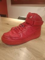 Nike Air Force 1 High / Rot / Gr. 42.5