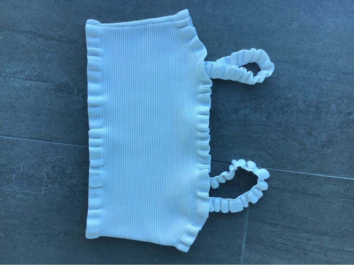 Zara Top: Weisses Top mit Rüschen, gerippt - gr.S – Usato da Aarburg venduto da Sonnenschein6