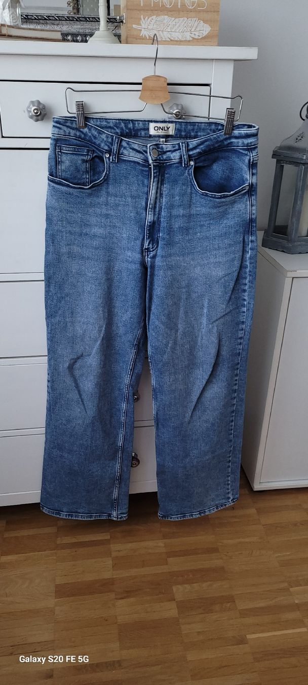 Only Jeans: Only Wide Leg Jeans Gr.32/32 – Usato da Oberaach venduto da Svea11 6