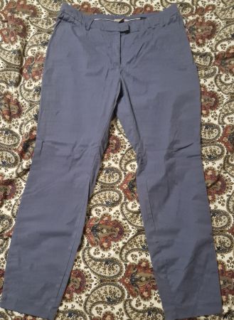 Blau-graue Chino-Hose