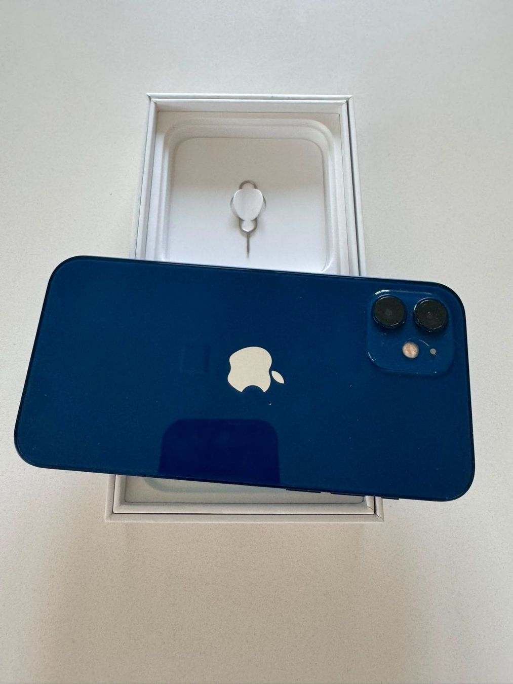 Apple Portables: iPhone 12, 64GB, blau – D'occasion à Wettswil par Venice3 3