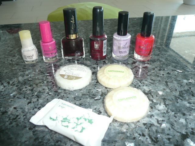 Nagellack: 6 Nagellacke und 4 Seife – Gebraucht aus Zug von falama