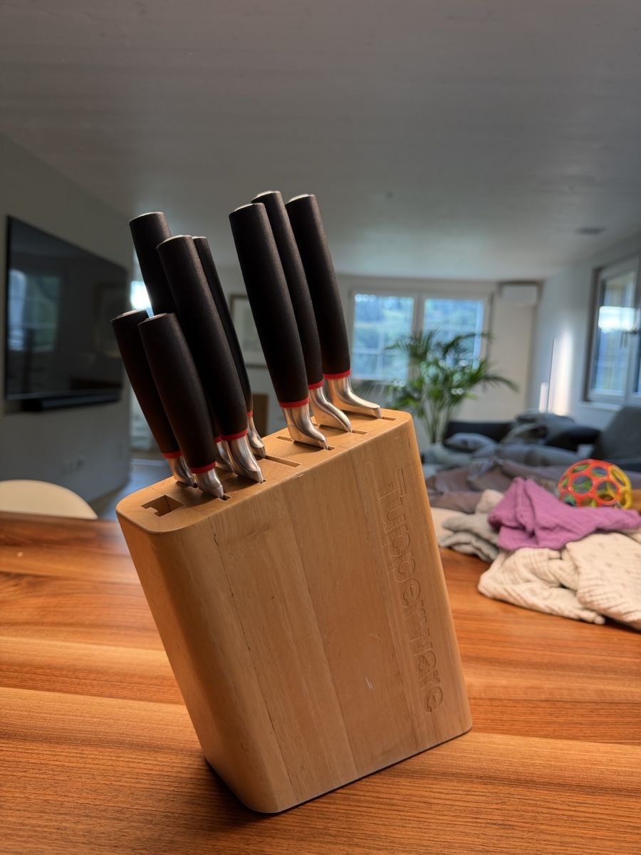 Tupperware Coltelli: Messerblock Tupperware Holz mit Messern gebraucht – Usato da Speicherschwendi venduto da GravityScooters 1